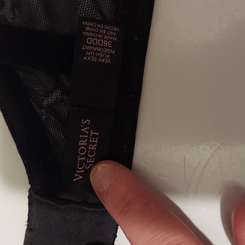 Victoria Secret Bra - Picture 2 of 5